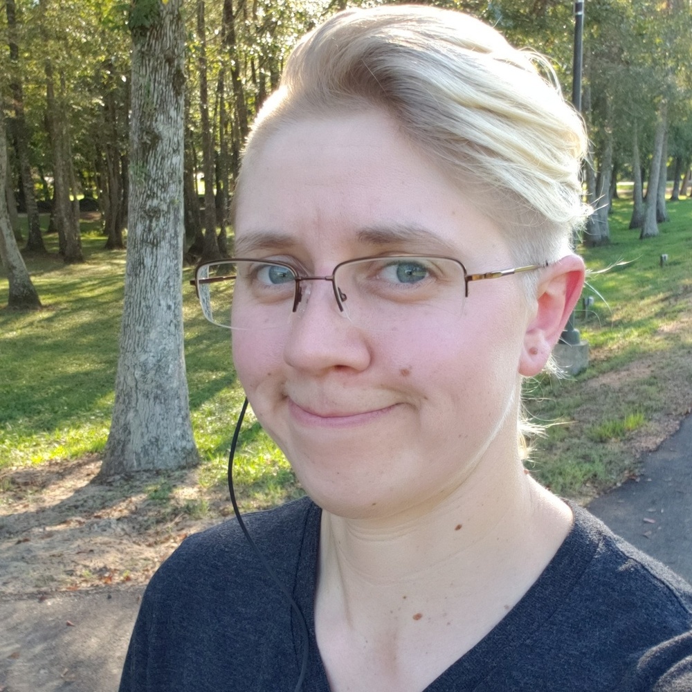 Meet your Posher, Holly